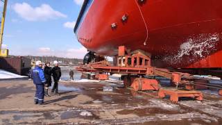 Спуск на воду буксира сдаточной программы 2014 г. -- буксира пр. ПЕ-65(20.03.2014 г. Осуществлен спуск на воду буксира сдаточной программы 2014 г. -- буксира пр. ПЕ-65, стр. № 505. На церемон..., 2014-03-21T16:19:45.000Z)