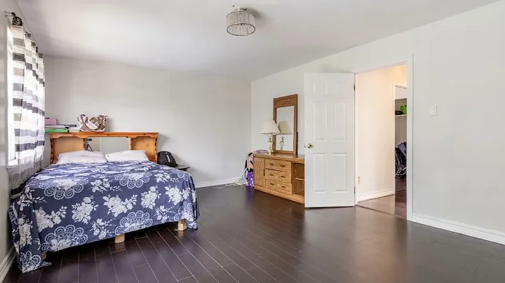 73 Howell Sq