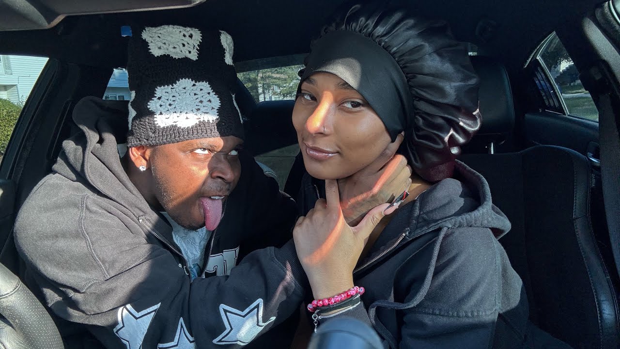 СЛУЧАЙНЫЙ ПРАНК С ХВАТАНИЕМ ЕЁ ЗА ШЕЮ 👀, ЧТОБЫ ПОЛУЧИТЬ ЕЁ РЕАКЦИЮ!😜..**Она поцеловала меня**