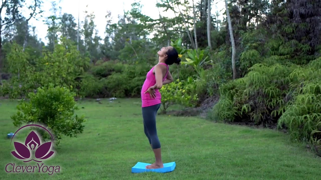 How To Use The Clever Yoga Balance Pad For Doing Yoga Poses | Clever Yoga yoga gear bag