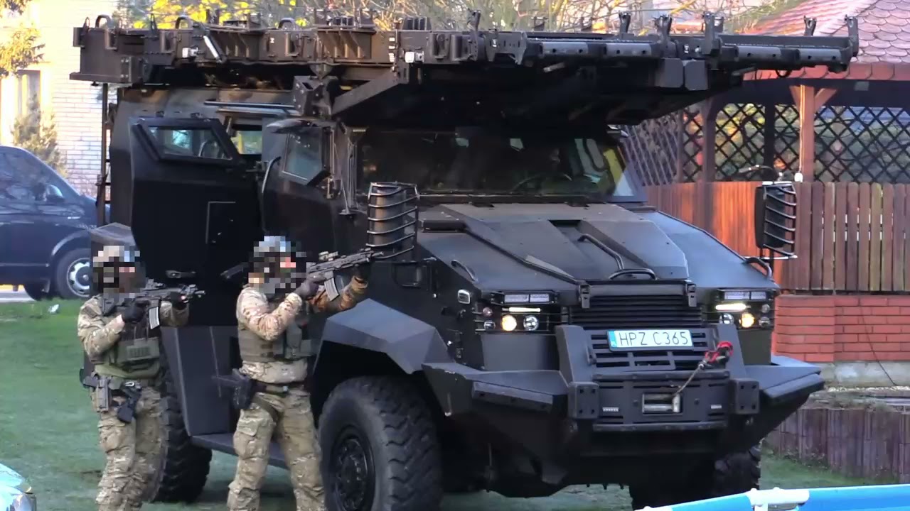 Zatrzymanie sprawców napadu na bank w Błoniu