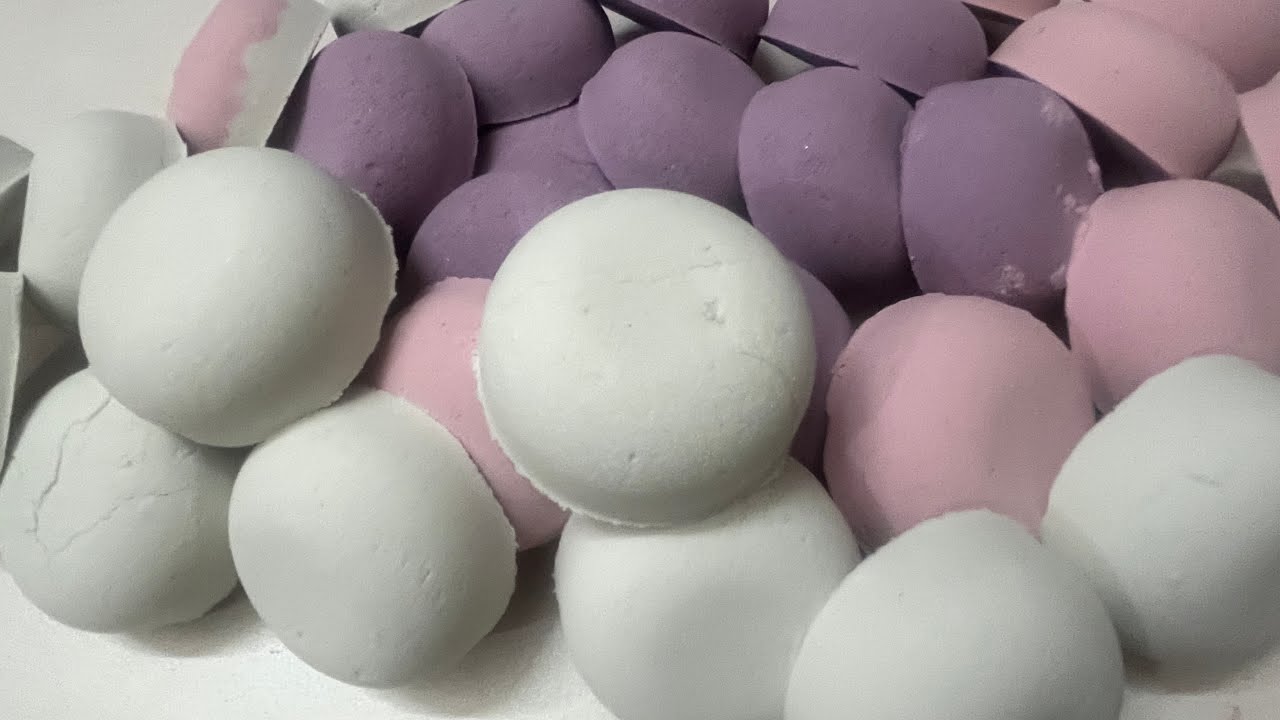 ASMR Crunchy pile of circles | Baking Soda  #asmrbakingsoda   #bakingsoda   #asmrgymchalk