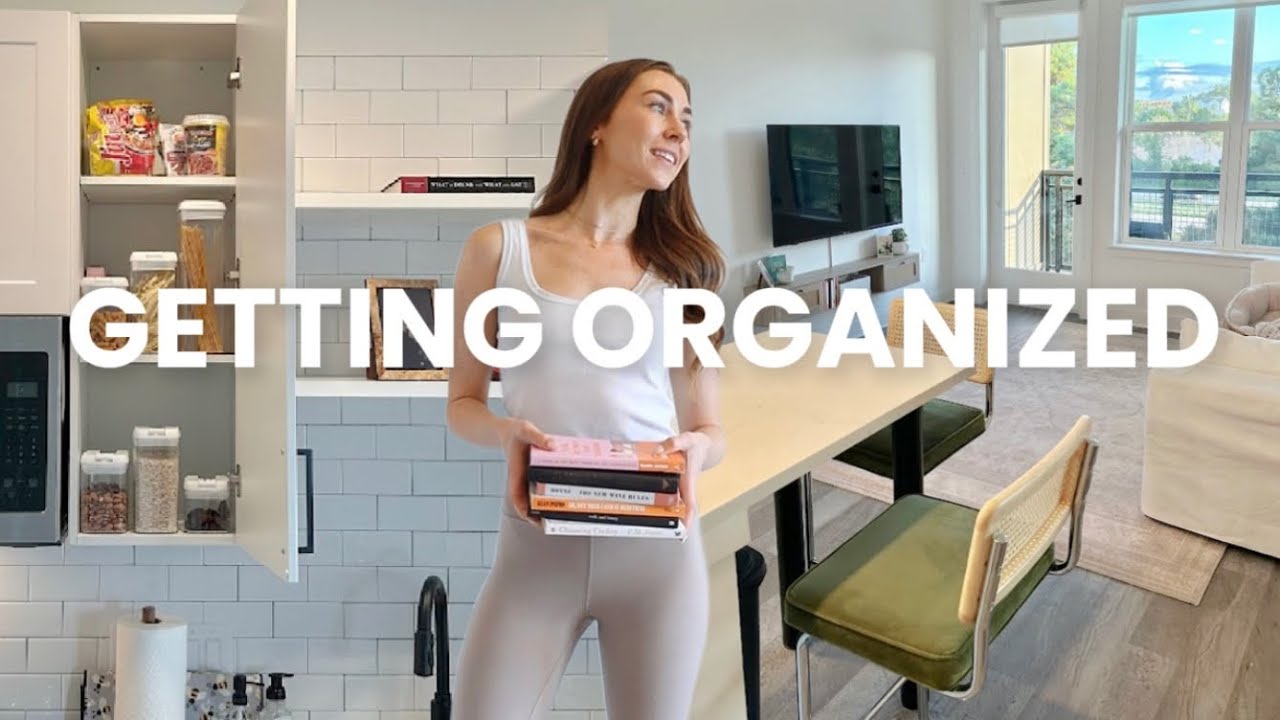 finally ORGANIZING MY APARTMENT 🏡 kitchen + bathroom organization, shopping, decorating living room!