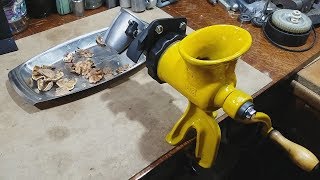 картинка: Орехокол на базе мясорубки