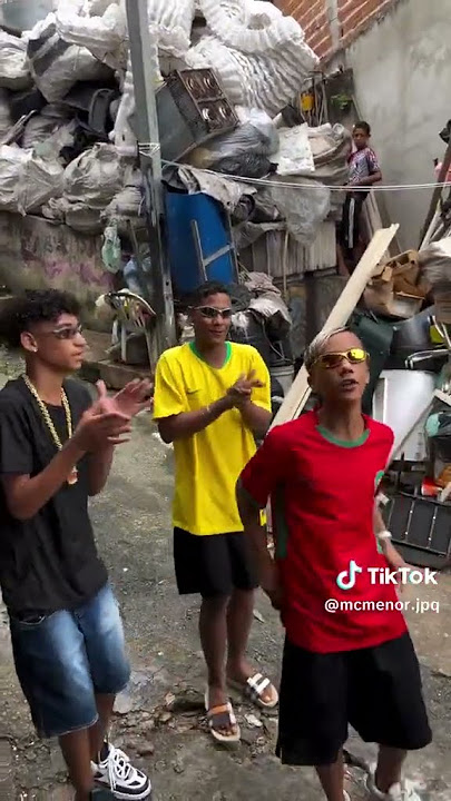 Brazil tepuk tangan