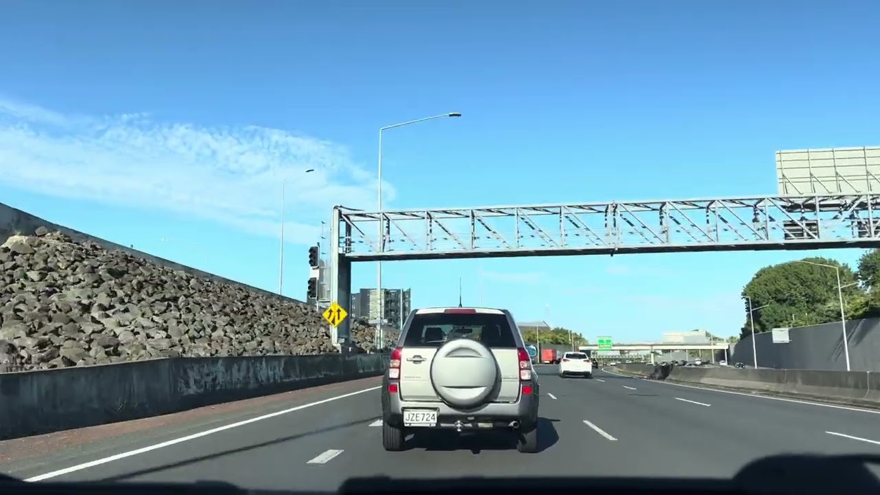 A Short Summer Drive in Sunny Auckland
