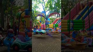 Download Lagu Wahana odong-odong terbang di taman, suasana ceria maksimal! 🌿🎡 MP3