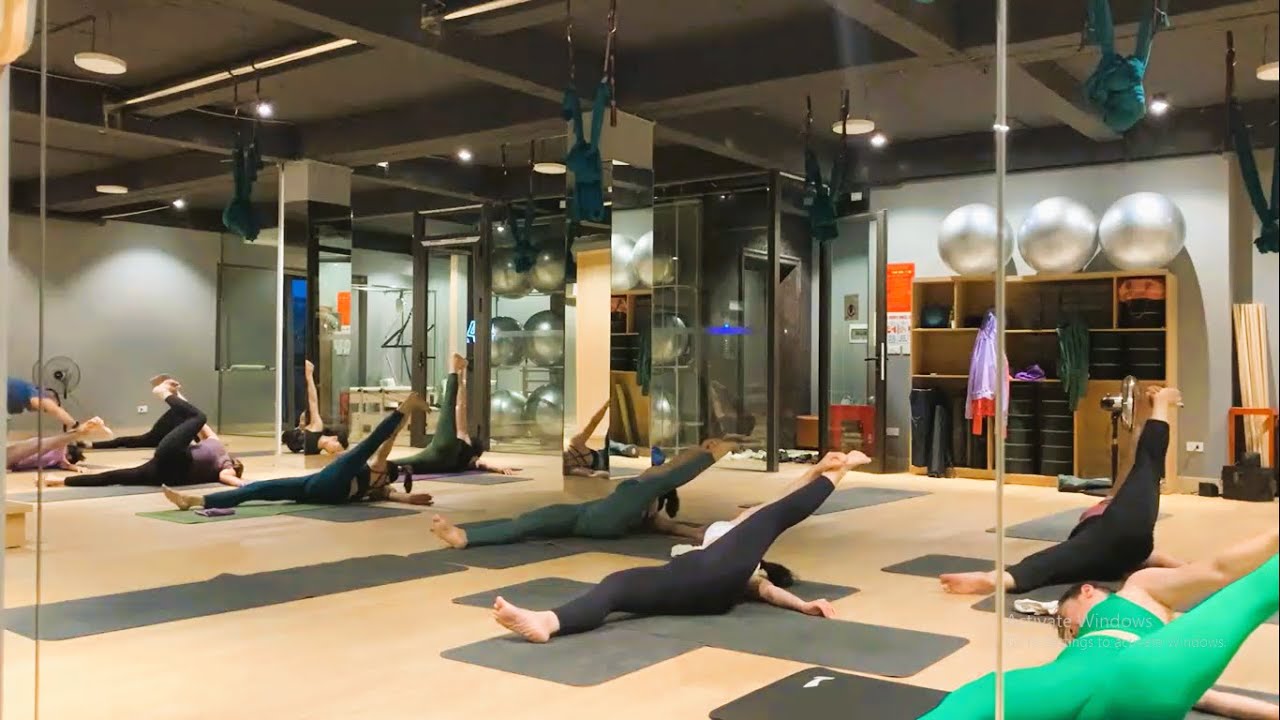 Full Backbend and Twisting Yoga Workout For Beginners to Intermediate ...