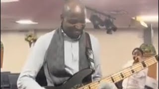 Dunsin Oyekan Shows Massive Skills😱 on Guitar. #instrumental #dunsinoyekan #bassguitar