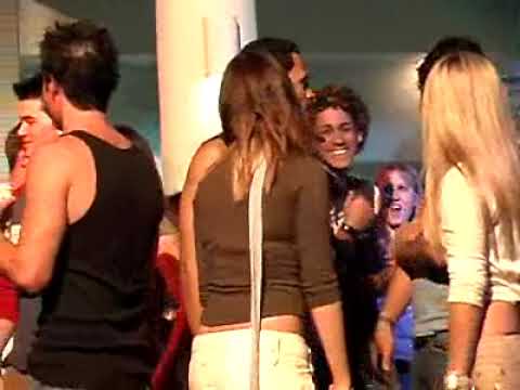 UC3 — UC3 - Making of the music video for "It's a Party" (2003)