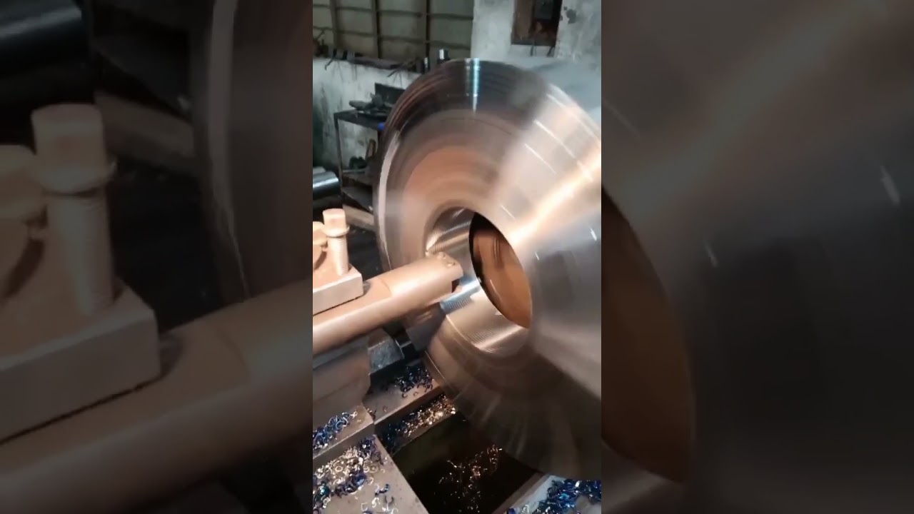 cutting internal threads on a lathe with a homemade cutter, metal processing 