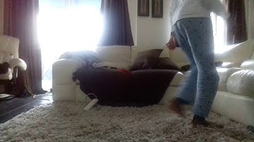 Invisible box challenge!! Try not to laugh 😂😂😂