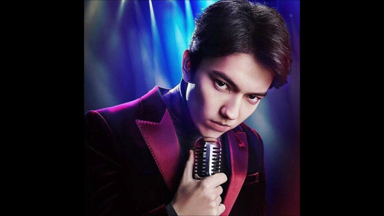 Хуан маган. Димаш кудайбергенов. Маган фото певец. Маган певец. Macan певец.