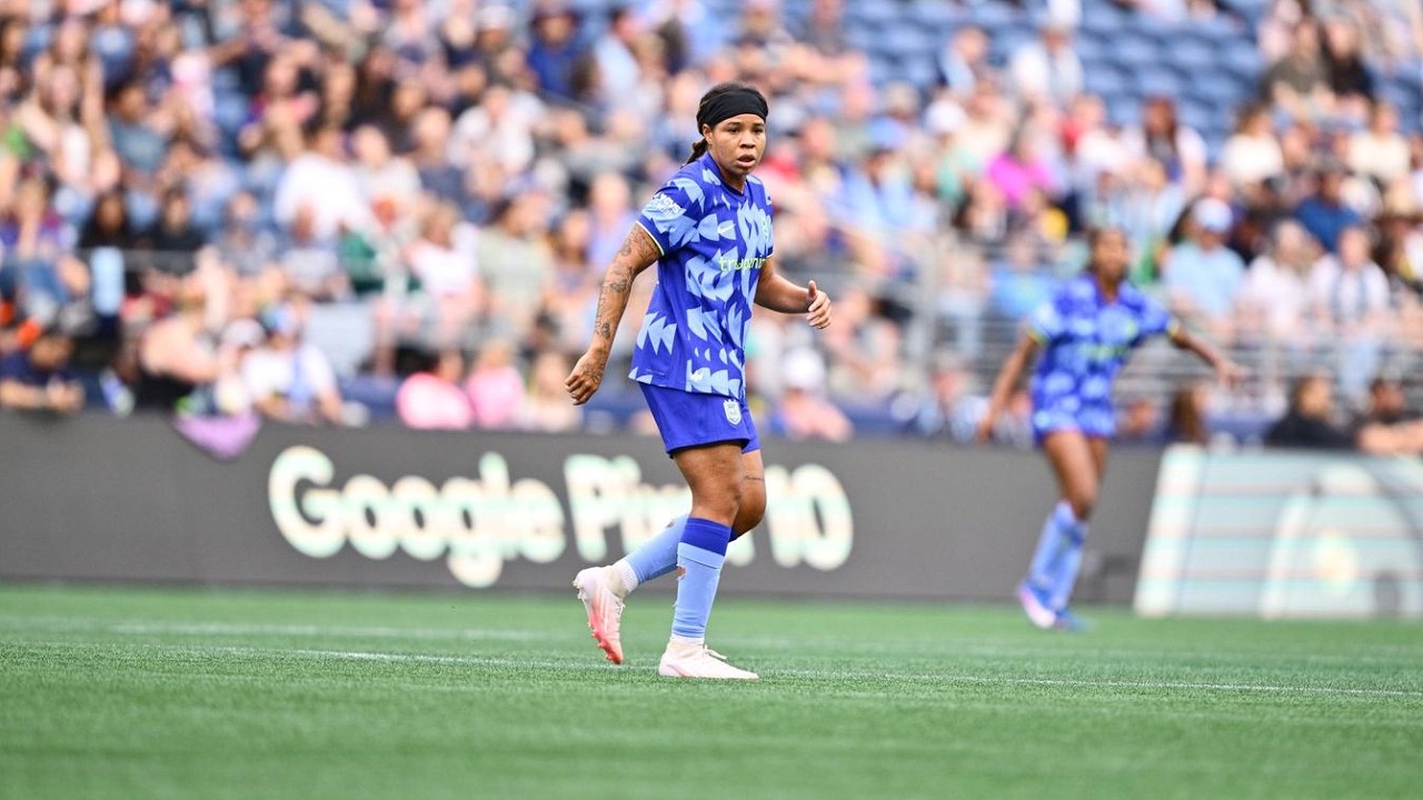 GOAL: Mia Fishel's stunning strike gives Reign FC the lead
