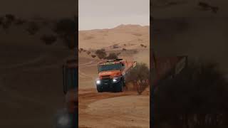 More then 9 tons of weight flying into turns like nothing. #dakar #desert #rally #truck