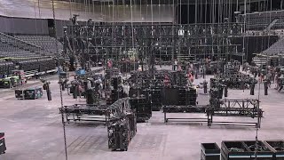 See crew members transform Barclays Center for Linkin Park concert