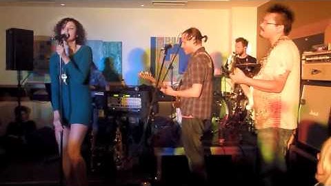 "Use Somebody" mit Lenny bei Wolf Codera