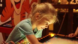TigraKids -  A Touch-Screen Table with Bill Acceptor