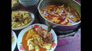 Ketupat sayur tulang iga hkas betawi .. bang karna