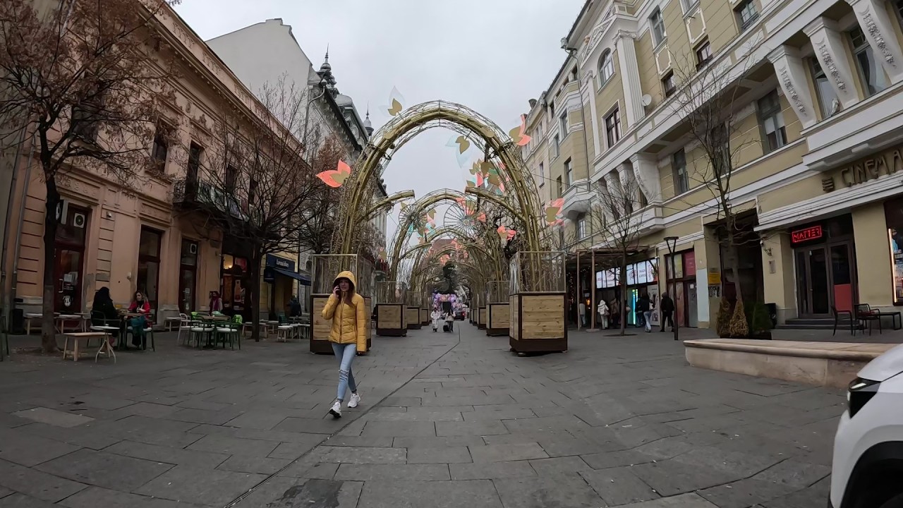 2025 Streets of Cluj in December, getting ready for Christmas, still no snow!