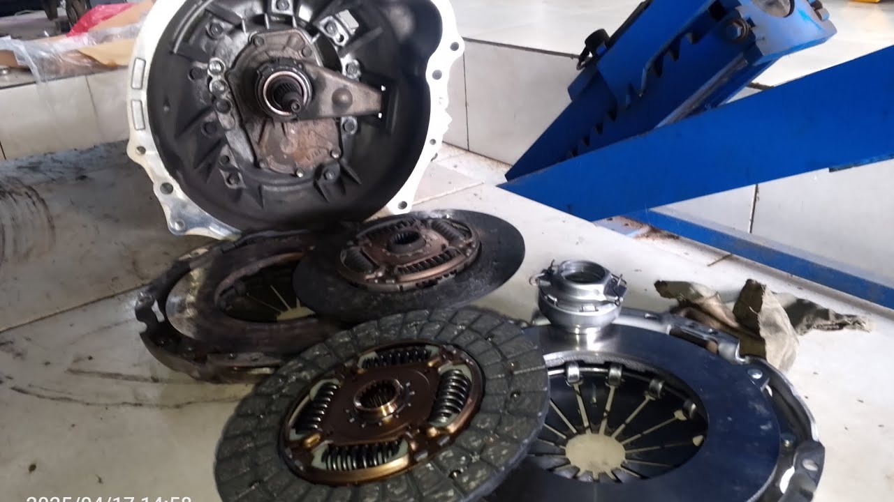 TUTORIAL LENGKAP GANTI KAMPAS KOPLING HILUX BENSIN 