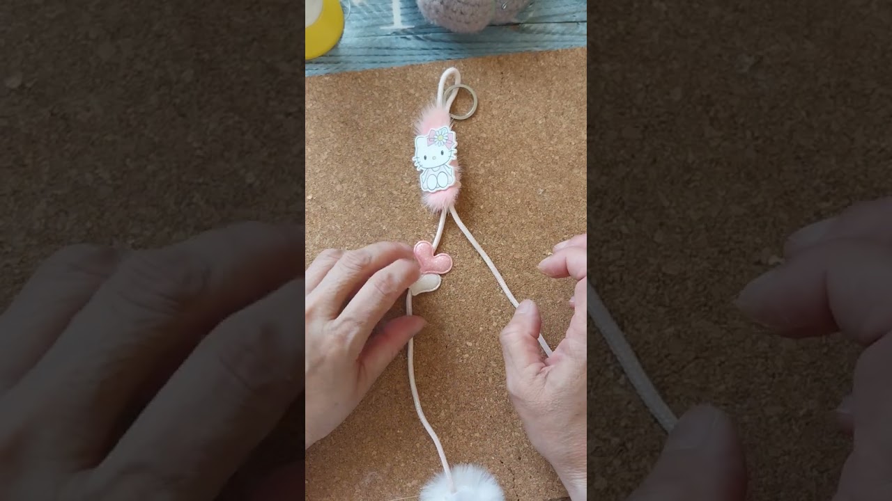 APRENDEMOS JUNTOS...LLAVERO HELLO KITTY🩷✨️🤍
