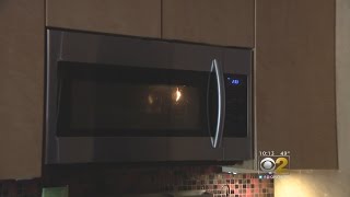 2 Investigators: Samsung Oven Catches Fire
