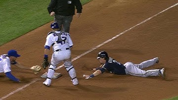 MIL@CHC: Cubs get wild out at third, call stands