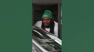 The Way That Guy Said Marshawn Like They Went To School Together Chime Marshawnlynch 