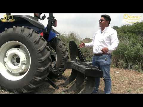 Tractor Corta Surcos En Campo Agrícola Para Siembra Tractor Agrícola Con  Arado Rotativo Grada Preparación De La Tierra Para La Sie Almacen De Video  - Vídeo de agroindustria, planta: 213727691