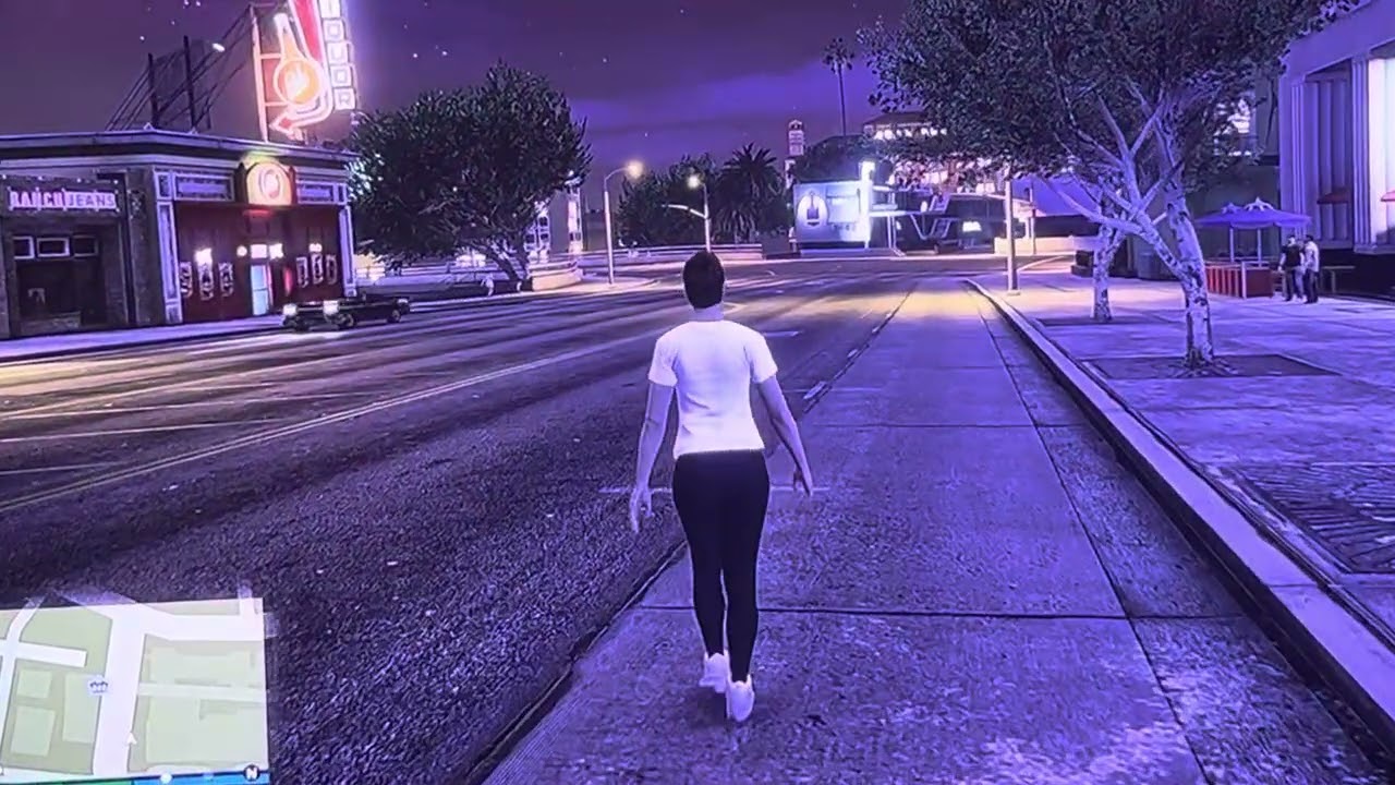 i am playing GTA  old ￼ online game