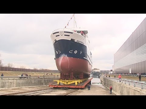 В Петербурге спустили на воду новейший рыболовный траулер «Андромеда»