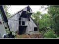 Deep woods abandoned barn exploration! TURN RIGHT AT BIGFOOT STATUE??? I have to clear my way in!