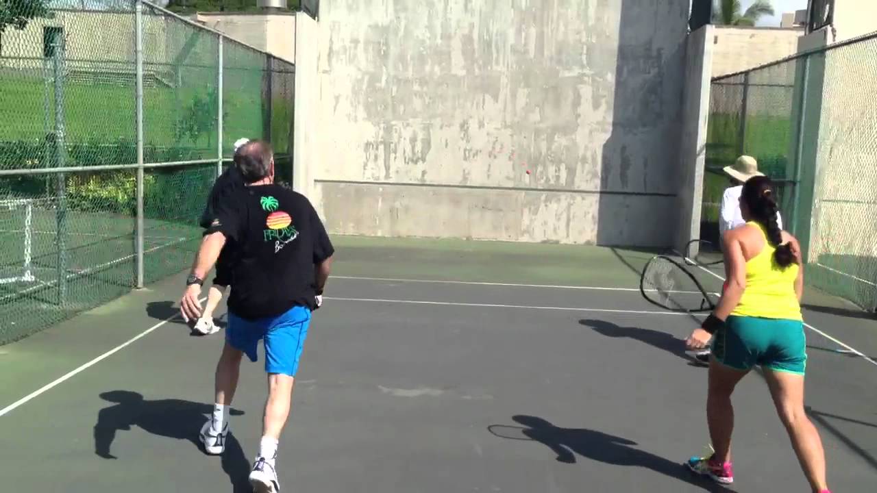 Mark, Emma,mike ,Charlie . Waikiki outdoor racquetball - YouTube