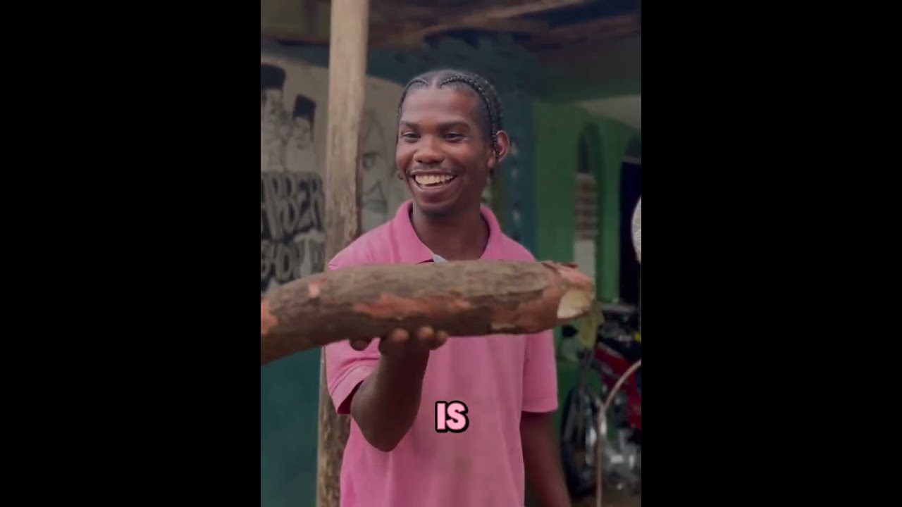 Este hombre vende la yuca muy cara