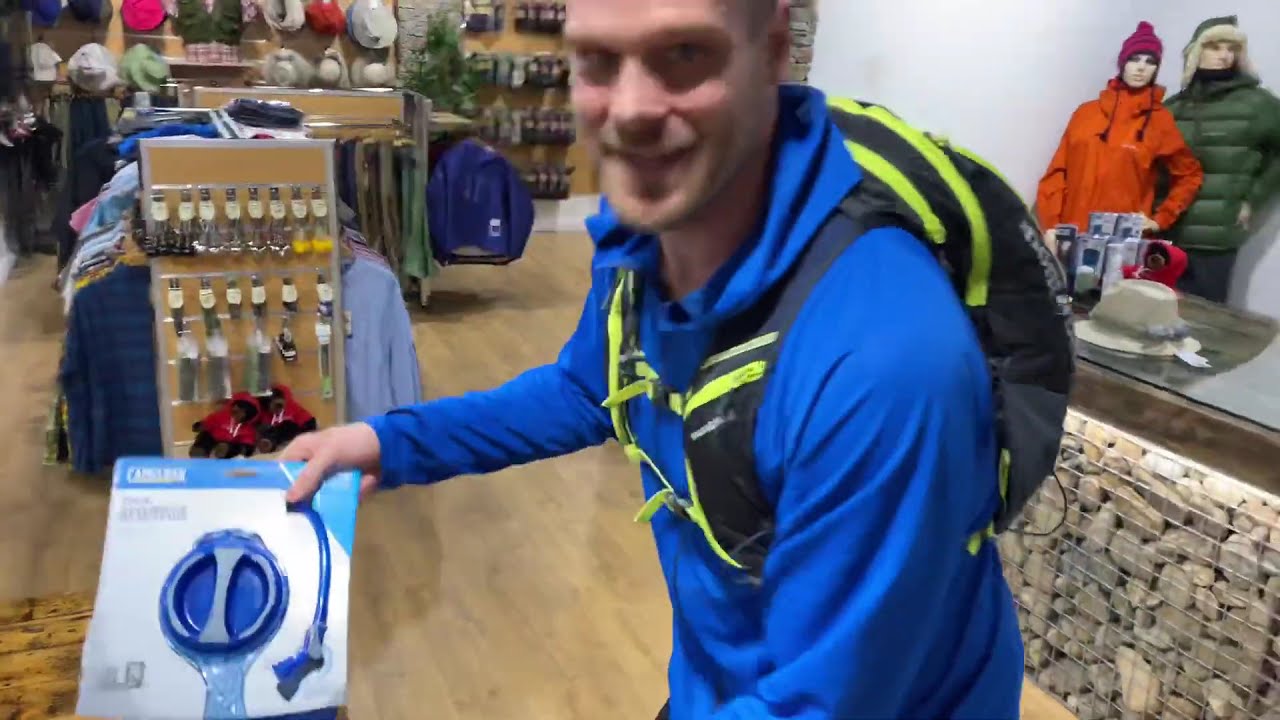 Montbell Cross Runner Pack 15. Fast & Light body hugging running 