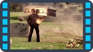 Т-850 с гробом на плече — Терминатор 3: Восстание машин (2003) | Сцена из фильма