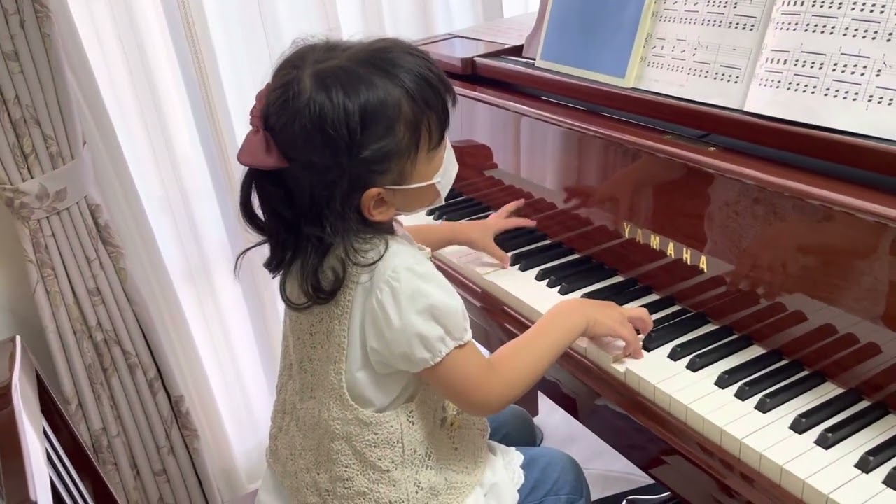 Aちゃん（年長）『森のかもつれっしゃ』 - YouTube