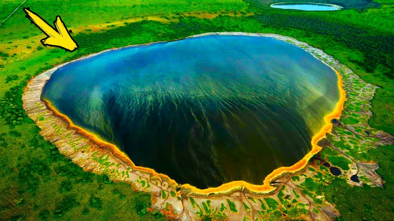 Дрон заснял странное озеро. Ученые бледнеют, когда видят, что это не озеро!