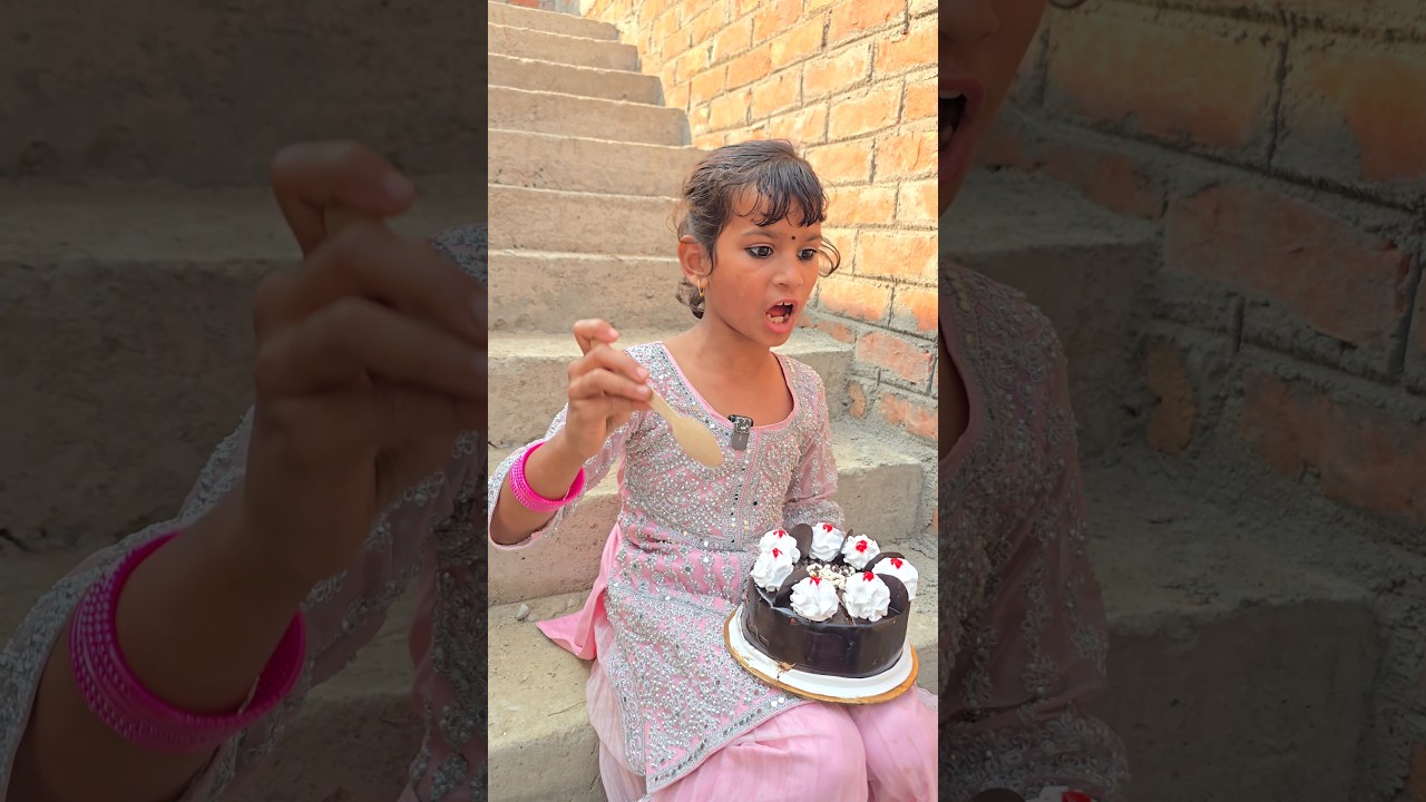 Cake Pura Kha Jaungi 🤣 