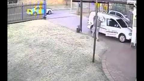 brave man defends his family from armed robbers - People are Awesome