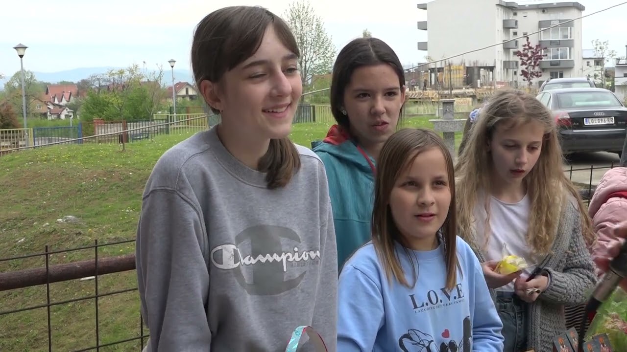 Loznički osnovci organizovali Vaskršnji bazar