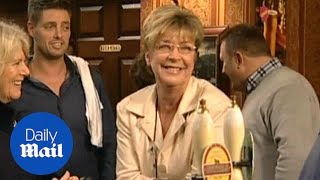 Coronation Street actress Anne Kirkbride dies, aged 60 - Daily Mail