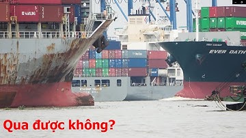 Chiếc tàu cũ đến nổi không nhìn thấy tên vào cảng Cát Lái/container ship