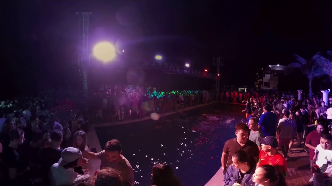 Mandala Beach Cancún Noche 360