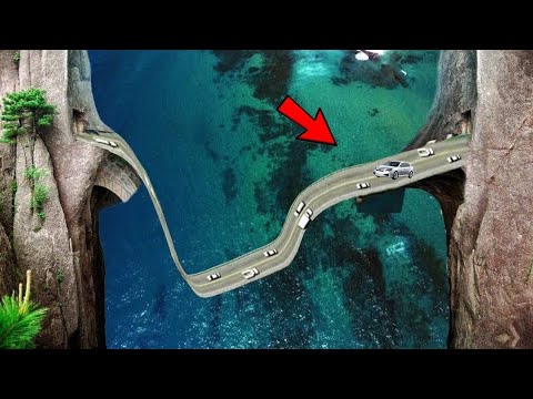 दुनिया की सबसे अजीब और खतरनाक सड़कें 😱 #shorts