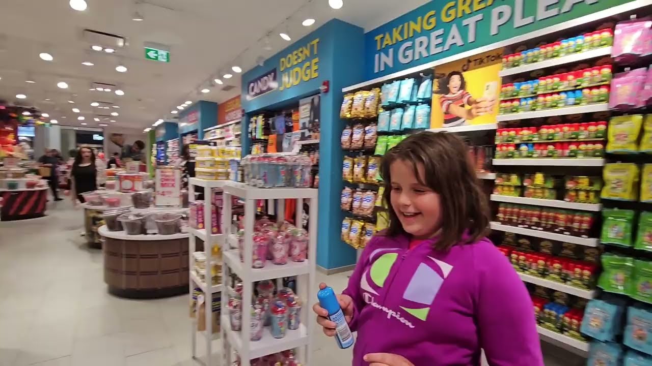 Quinnlynn Visits IT'SUGAR At West Edmonton Mall In Edmonton, Alberta 🇨🇦- May 2023