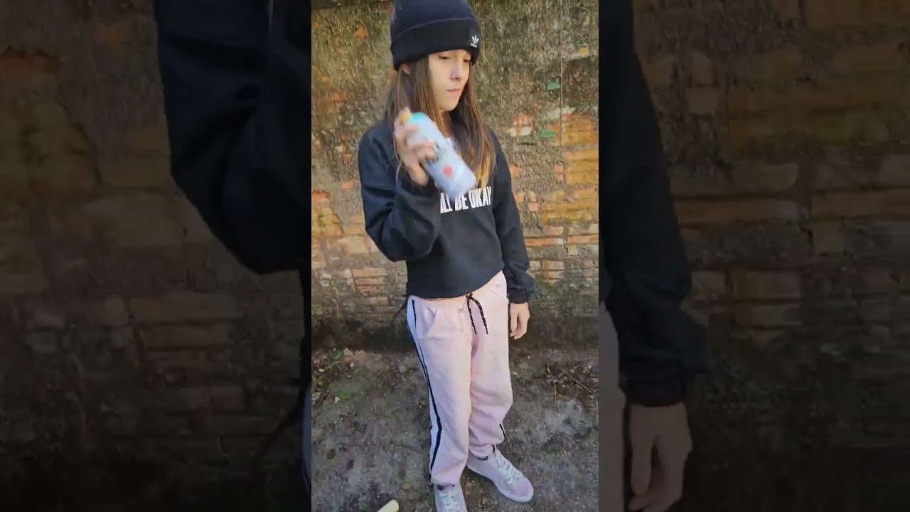 Pintando a lixa do skate com spray e fita crepe 