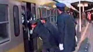 Funny Sardine-packed train Shinjuku