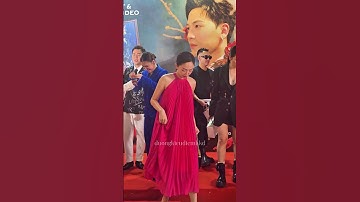 Ca sĩ Tóc Tiên chúc mừng ca sĩ Mai Tiến Dũng và MV Dù khóc một dòng sông | Ca sĩ Việt, Ca sĩ Mặt nạ